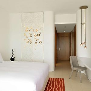 Gästezimmer mit Kingsize-Bett